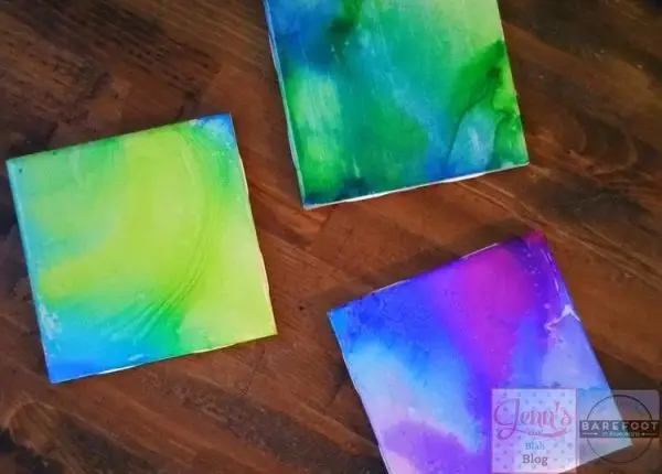 DIY Tie-Dye Coasters with Tile & Sharpies! 11 How To Make DIY Tie-Dye Coasters!