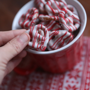 chocolate covered pretzels christmas