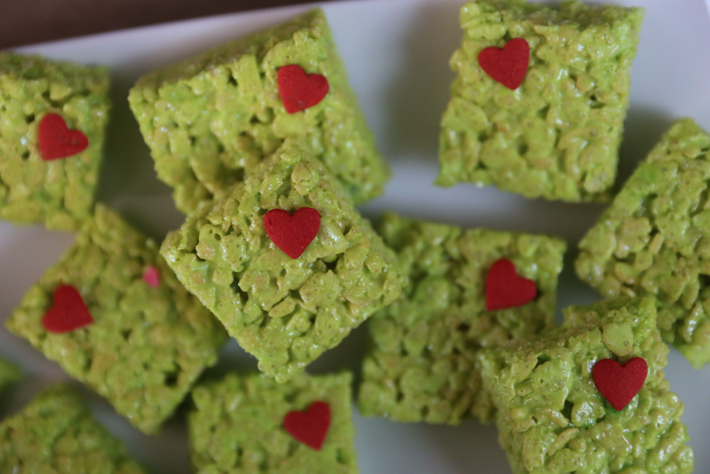 Easy Christmas Dessert: The Grinch Rice Krispy Treats