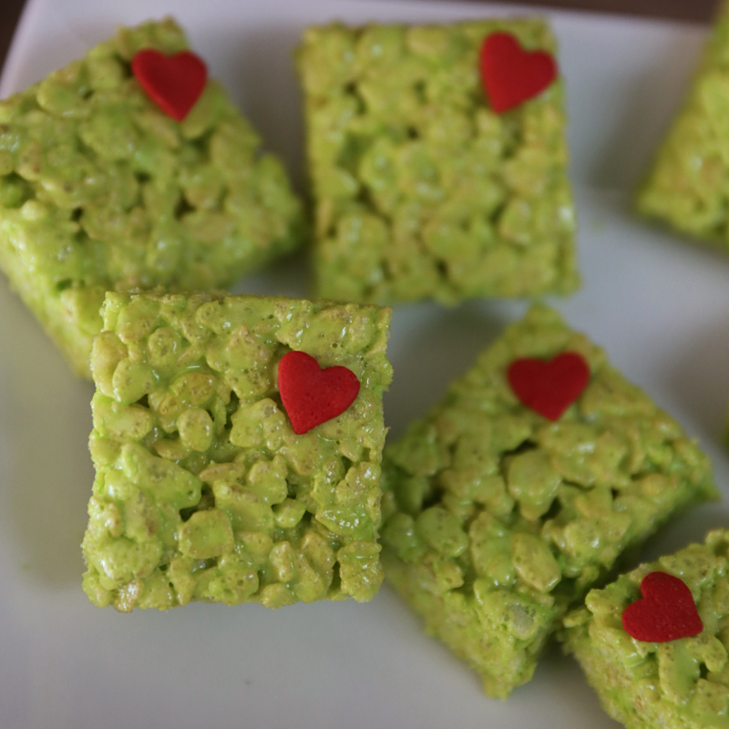 Easy Christmas Dessert: The Grinch Rice Krispy Treats