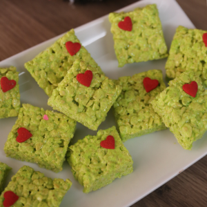 Easy Christmas Dessert: The Grinch Rice Krispy Treats