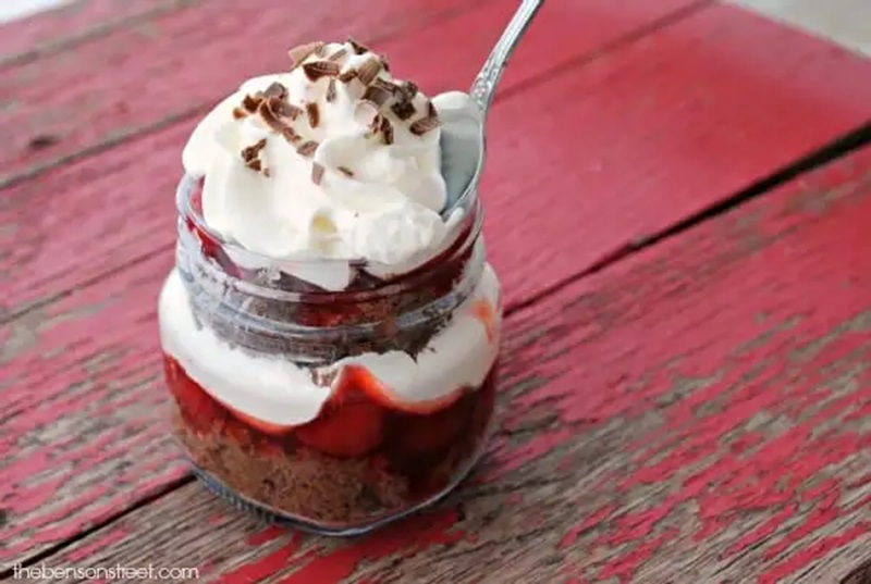 Black Forest Jar Cake