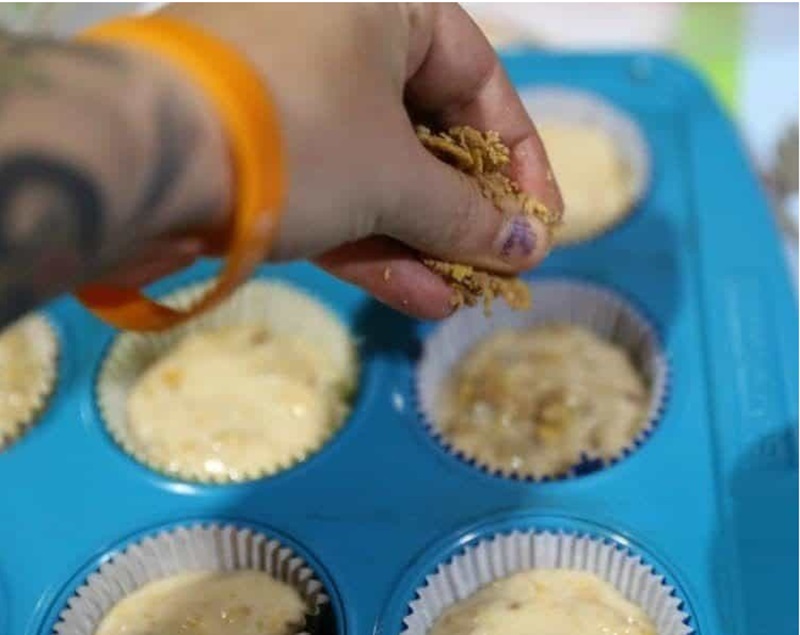 Honey Bunches of Oats Cinnamon Strudel Muffins 15 topping muffins with topping