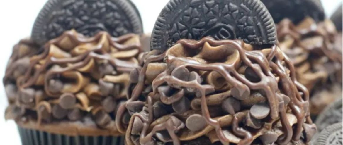 Chocolate Chip Oreo Cupcakes