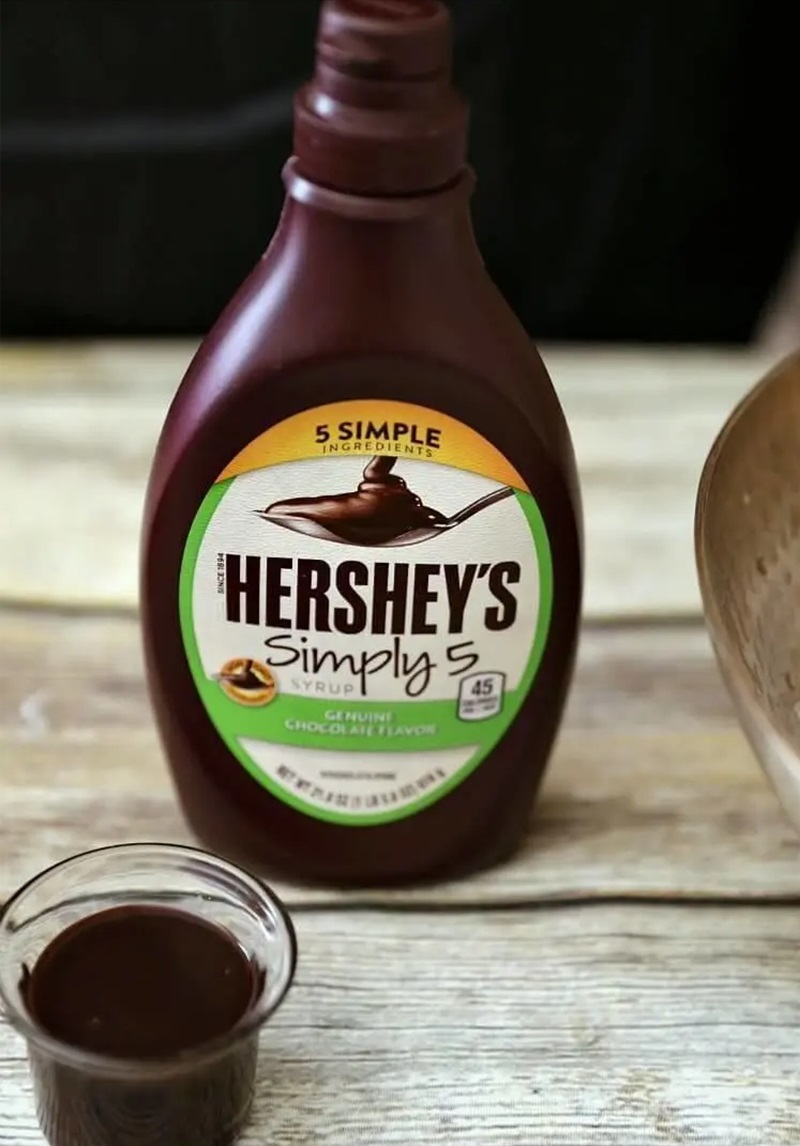 Caramel Brownies with Pretzel Crust