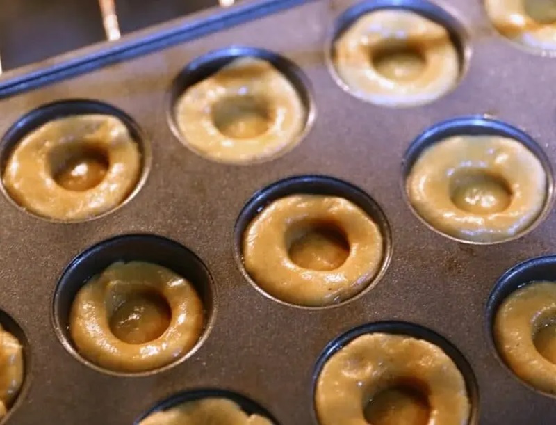 Chewy Peanut Butter Rolo Stuffed Cookie Cups