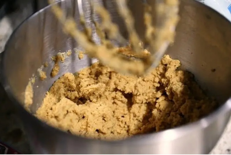 Chewy Peanut Butter Rolo Stuffed Cookie Cups