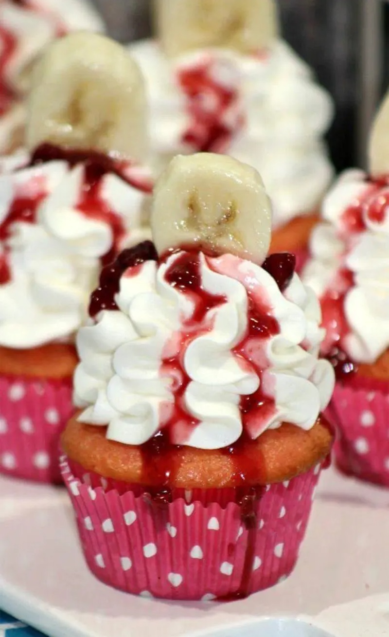 Strawberry Banana Cupcakes