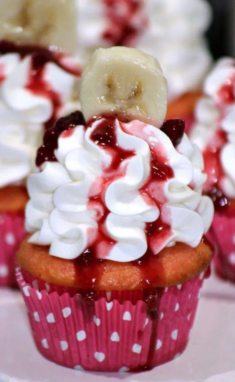 Strawberry Banana Cupcakes