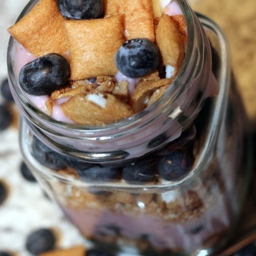 Blueberry Pie Yogurt Parfaits 14 Blueberry Pie Yogurt Parfaits