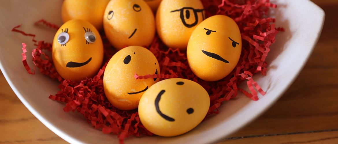 How to color Easter eggs with food coloring How to color Easter eggs with food coloring