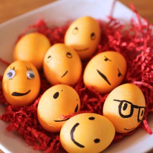 How to color Easter eggs with food coloring