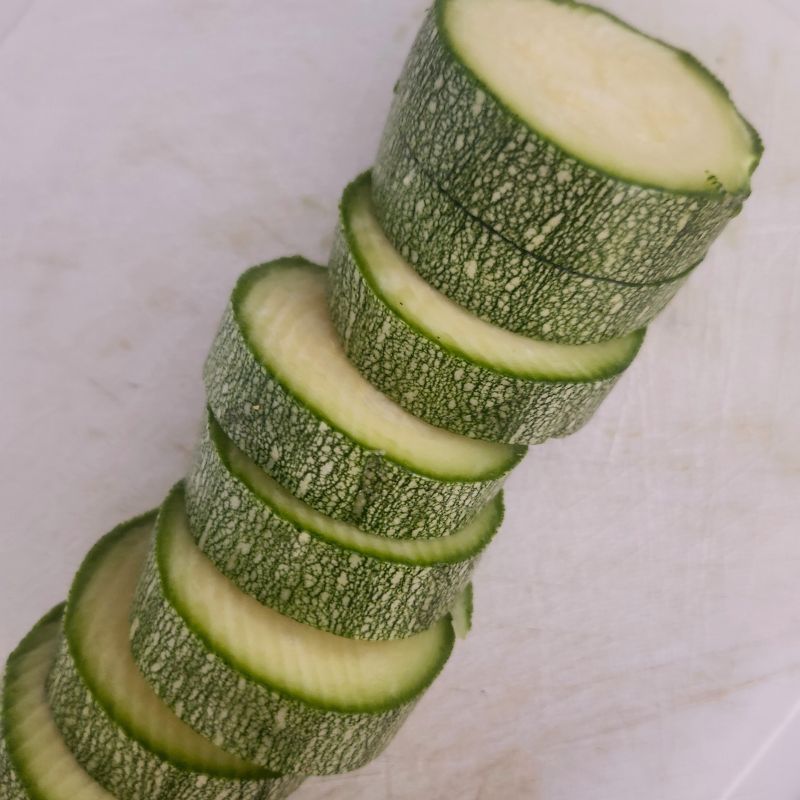 sliced zucchini