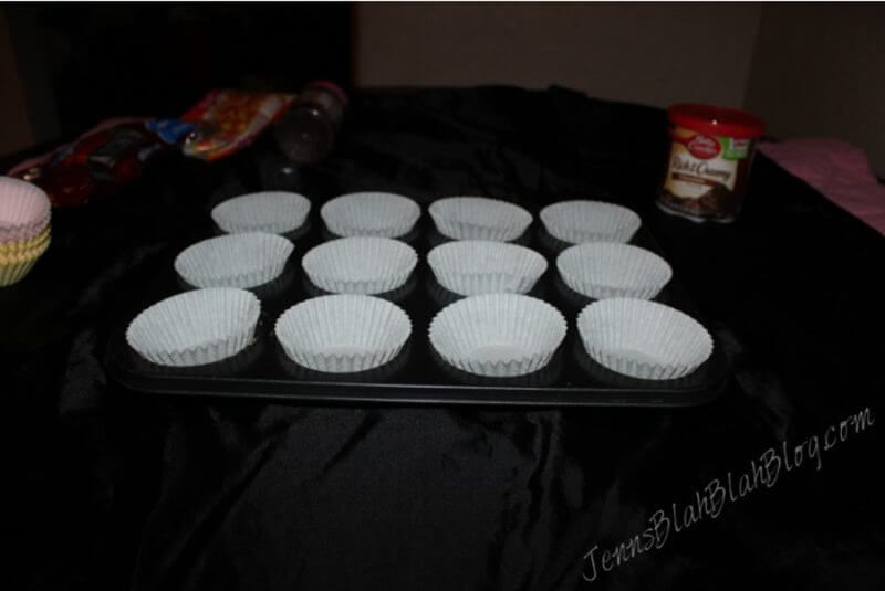 Halloween Black Cat Chocolate Cupcakes 13 cupcake liners