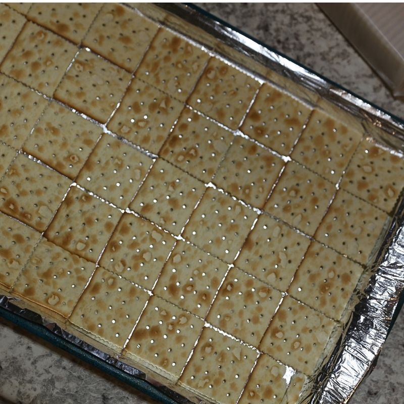 Cupid’s Crack: A Sweet & Salty Valentine’s Day Treat 13 crackers 1