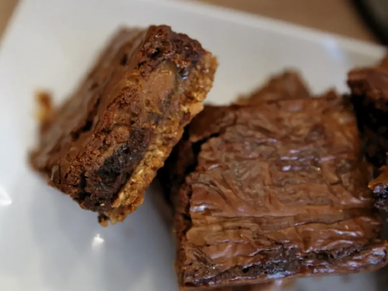 Pretzel Crust Caramel Brownies 2 Pretzel Crust Caramel Brownies
